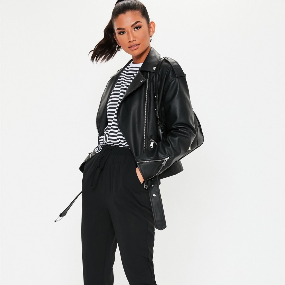 Black Striped Drop Sleeve Long Sleeve T. - Picture 4 of 5